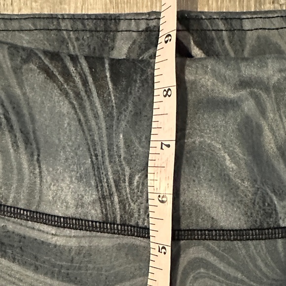 ALO Yoga Airbrush Workout Athletic Lounge Marbled Black Gray Casual Leggings - Picture 8 of 13